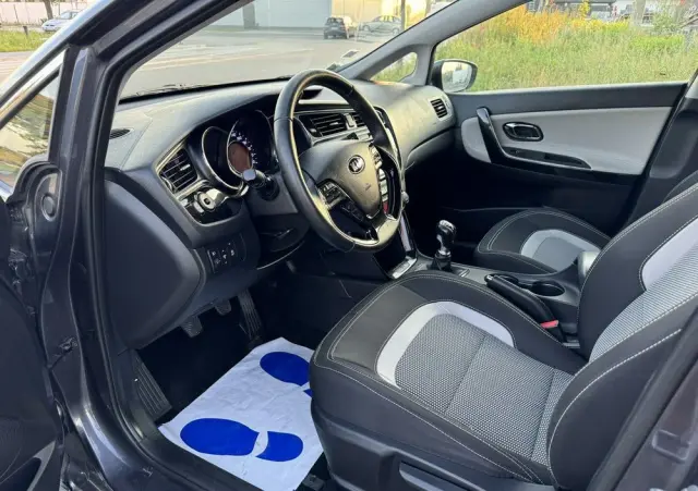 KIA Ceed 1.6 CRDi 136 ISG Platinum Edition