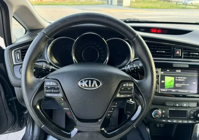 KIA Ceed 1.6 CRDi 136 ISG Platinum Edition