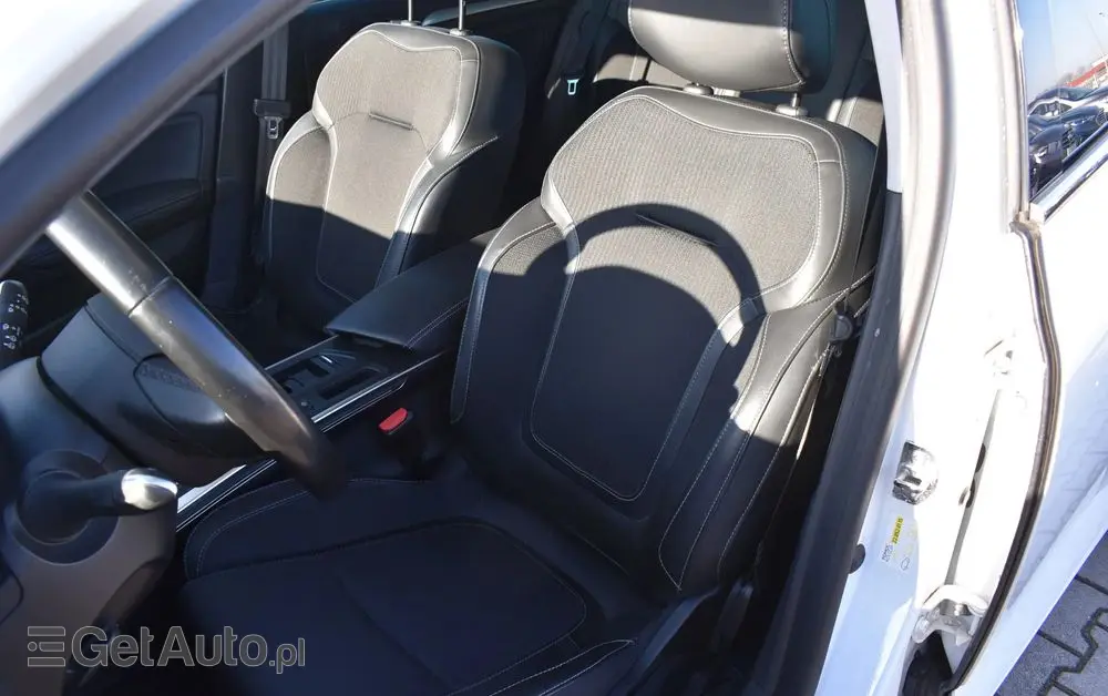 RENAULT Megane Ver-1-5-blue-dci-intens