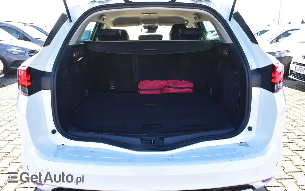 RENAULT Megane Ver-1-5-blue-dci-intens