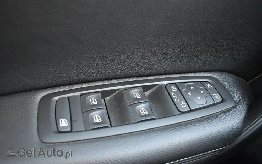 RENAULT Megane Ver-1-5-blue-dci-intens