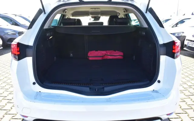 RENAULT Megane Ver-1-5-blue-dci-intens