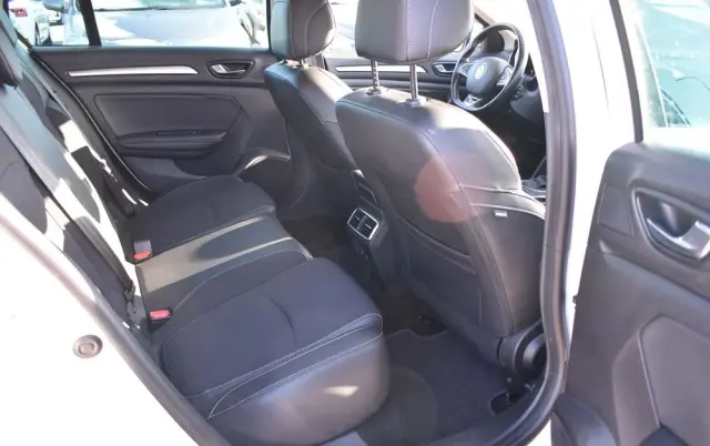 RENAULT Megane Ver-1-5-blue-dci-intens