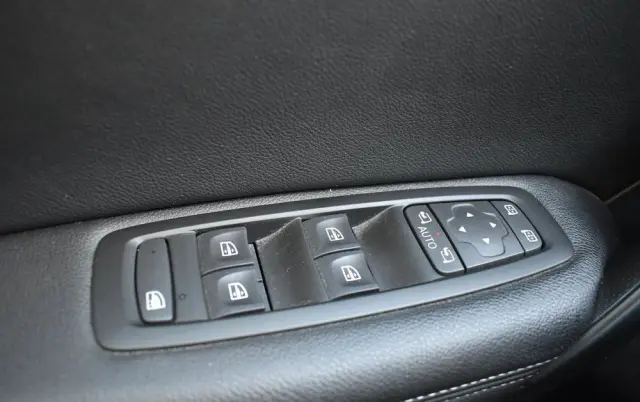 RENAULT Megane Ver-1-5-blue-dci-intens