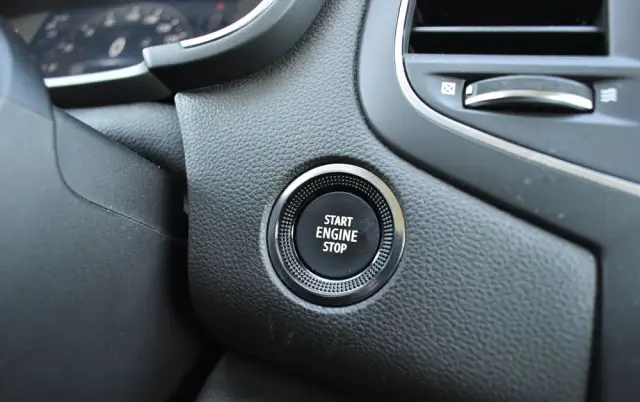 RENAULT Megane Ver-1-5-blue-dci-intens