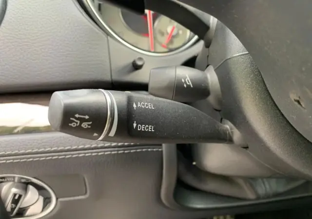 MERCEDES-BENZ SL 500 7G-TRONIC