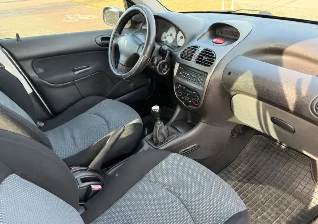 PEUGEOT 206 HDi eco 70 Filou