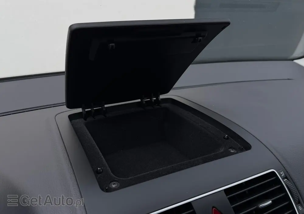 VOLKSWAGEN Touran 2.0 TDI DPF BlueMotion Technology Life