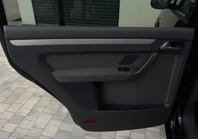 VOLKSWAGEN Touran 2.0 TDI DPF BlueMotion Technology Life