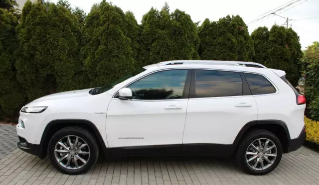 JEEP Cherokee 