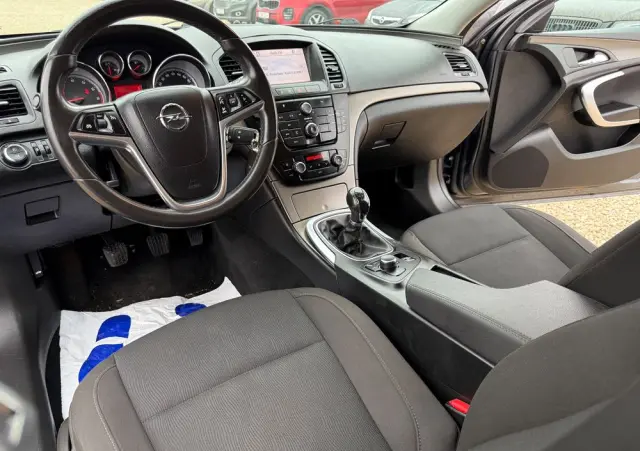 OPEL Insignia 1.6 Turbo Edition