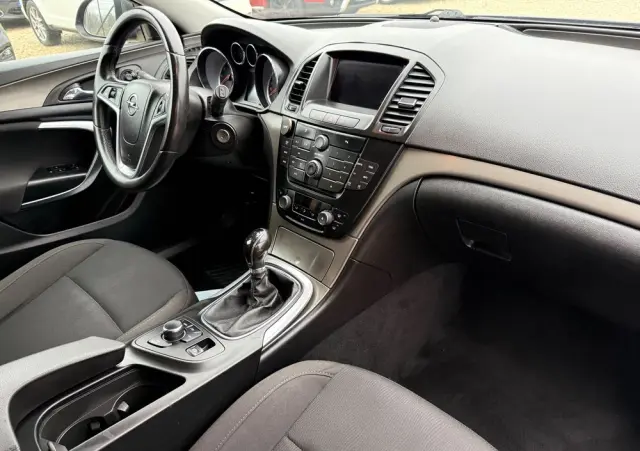 OPEL Insignia 1.6 Turbo Edition