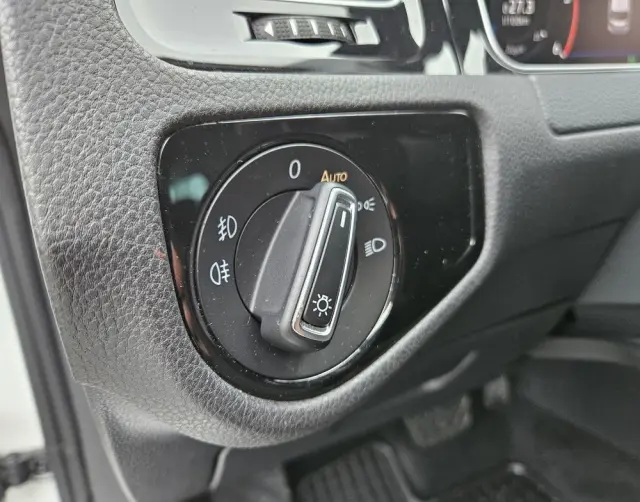 VOLKSWAGEN Golf Variant 2.0 TDI SCR DSG Active