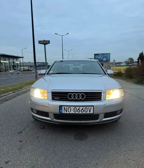 AUDI A8 