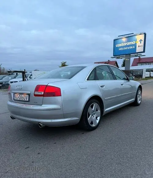 AUDI A8 