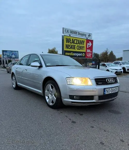 AUDI A8 