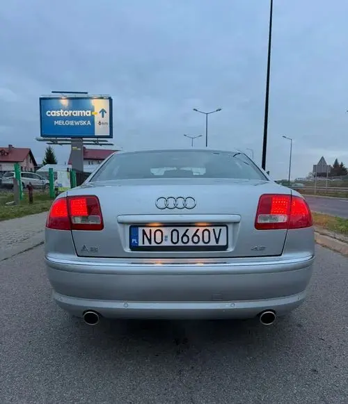 AUDI A8 