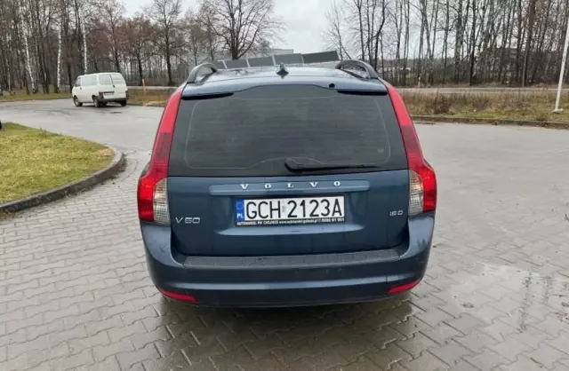 VOLVO V50 