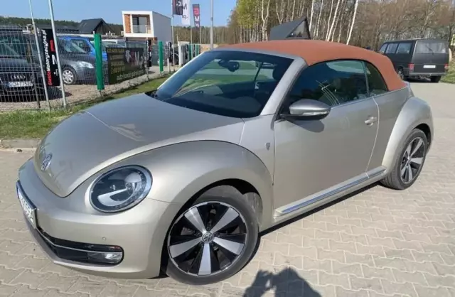 VOLKSWAGEN Beetle 