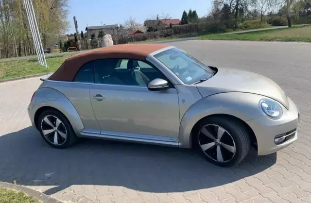 VOLKSWAGEN Beetle 