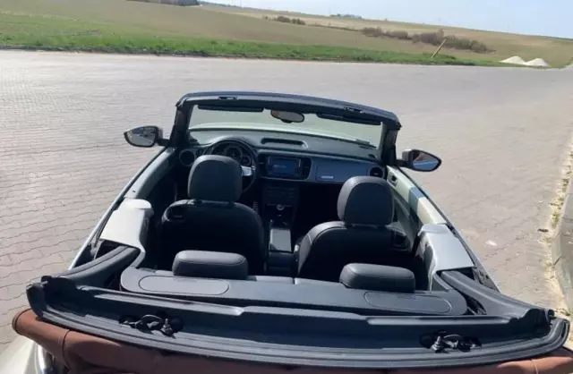 VOLKSWAGEN Beetle 