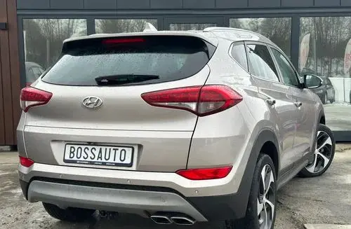 HYUNDAI Tucson 