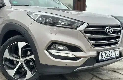 HYUNDAI Tucson 