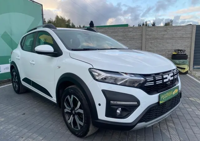 DACIA Sandero Stepway TCe 100 Celebration
