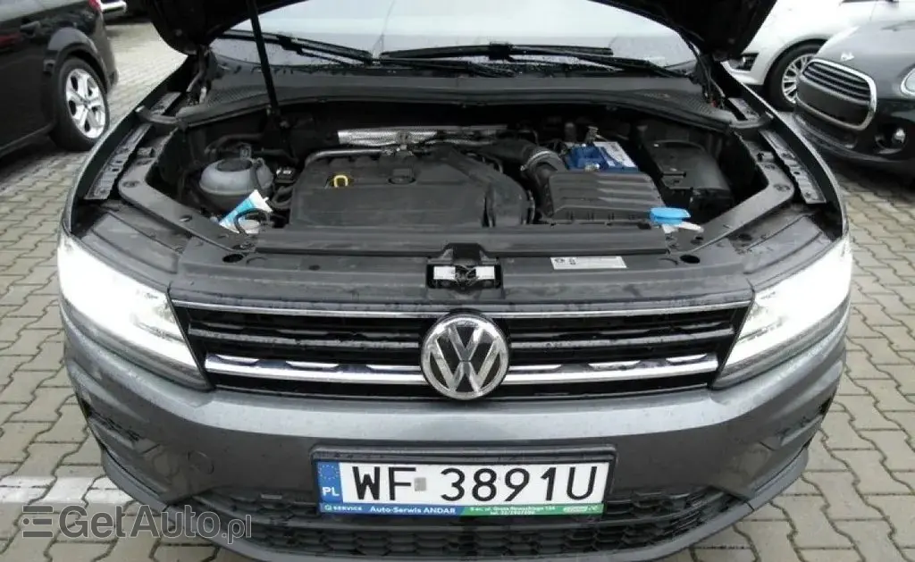 VOLKSWAGEN Tiguan 