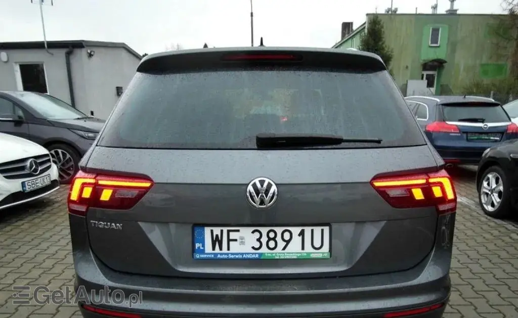 VOLKSWAGEN Tiguan 