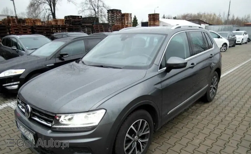 VOLKSWAGEN Tiguan 