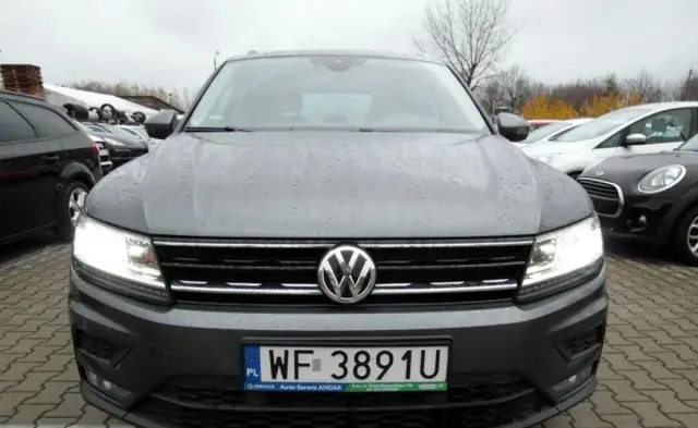 VOLKSWAGEN Tiguan 