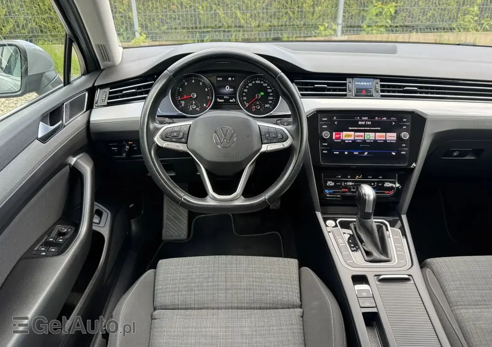 VOLKSWAGEN Passat 2.0 TSI Business DSG