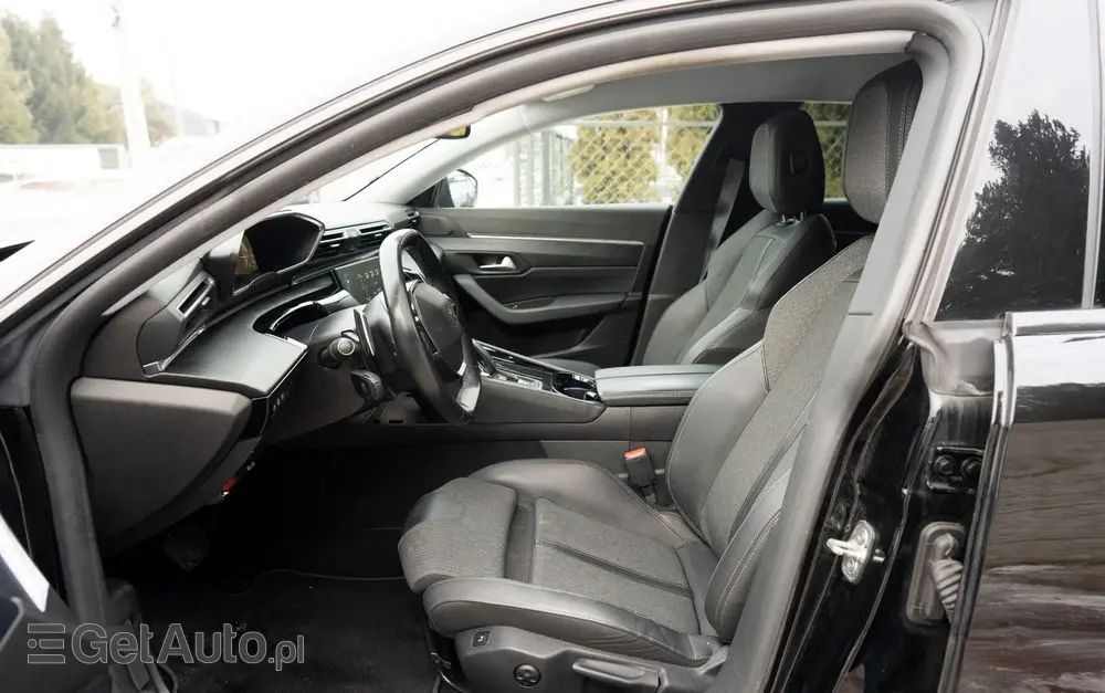 PEUGEOT 508 PureTech 180 EAT8 Allure Pack