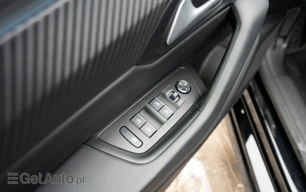 PEUGEOT 508 PureTech 180 EAT8 Allure Pack