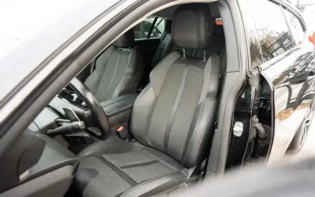 PEUGEOT 508 PureTech 180 EAT8 Allure Pack