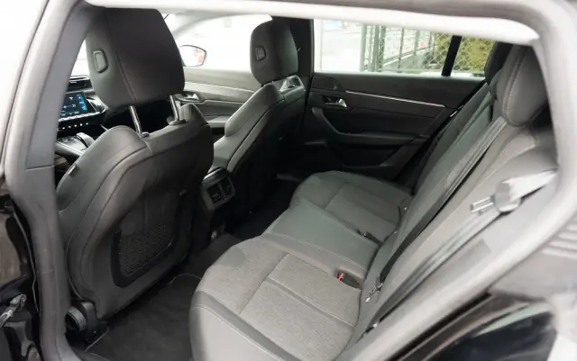 PEUGEOT 508 PureTech 180 EAT8 Allure Pack