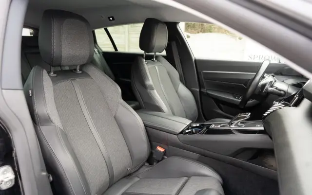 PEUGEOT 508 PureTech 180 EAT8 Allure Pack