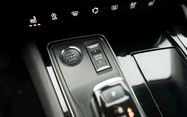 PEUGEOT 508 PureTech 180 EAT8 Allure Pack