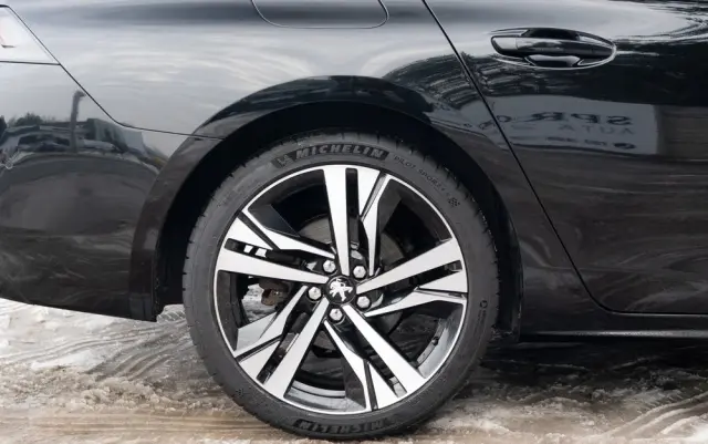 PEUGEOT 508 PureTech 180 EAT8 Allure Pack