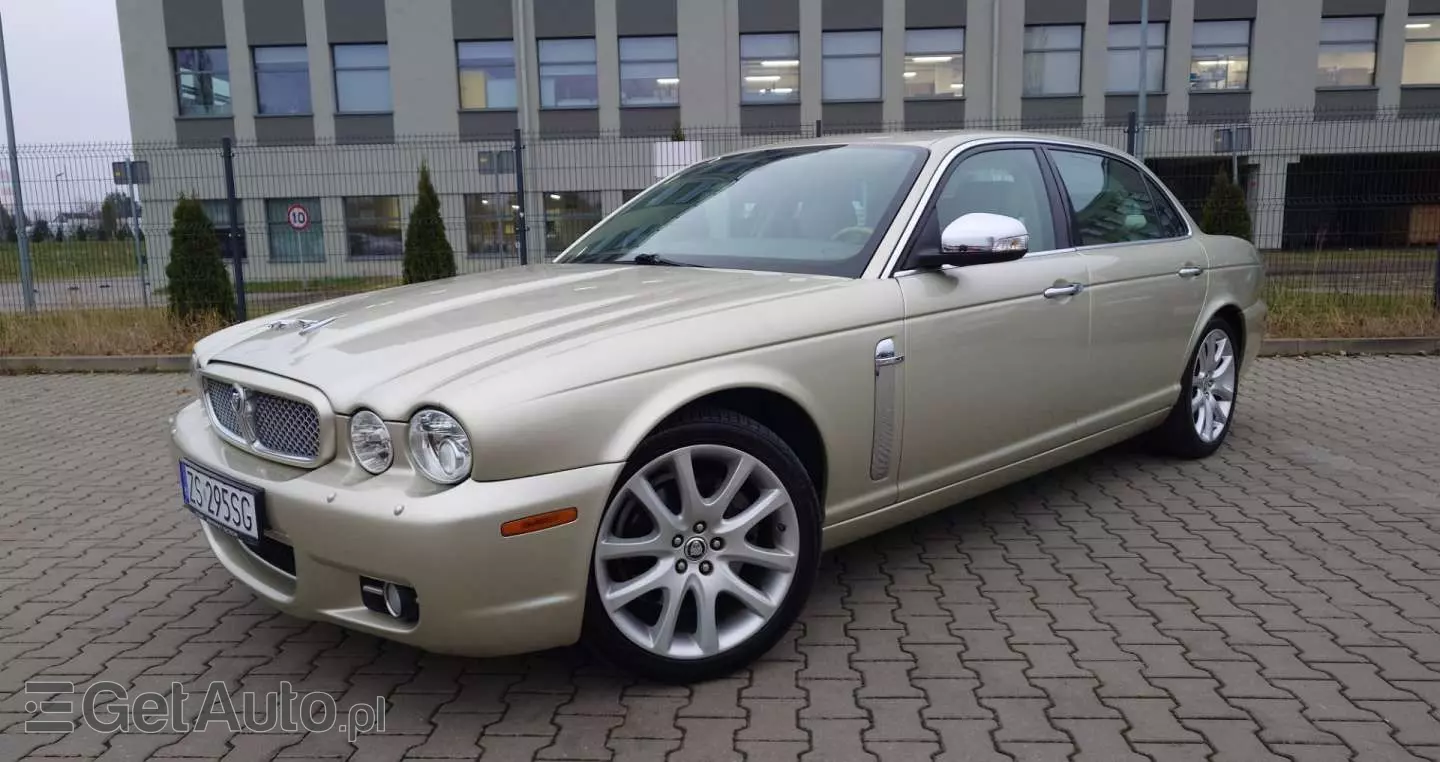 JAGUAR XJ 