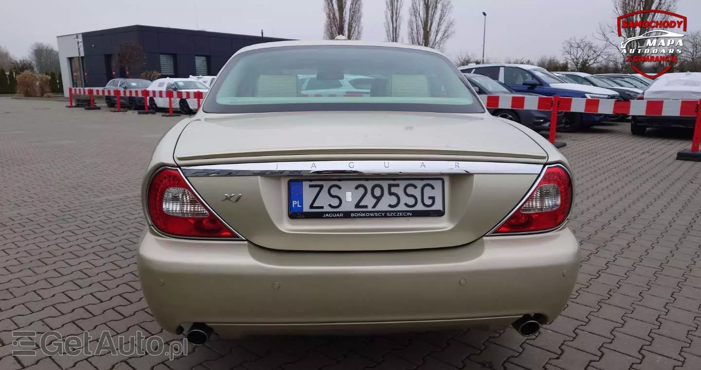 JAGUAR XJ 
