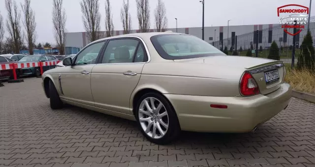 JAGUAR XJ 