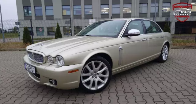 JAGUAR XJ 