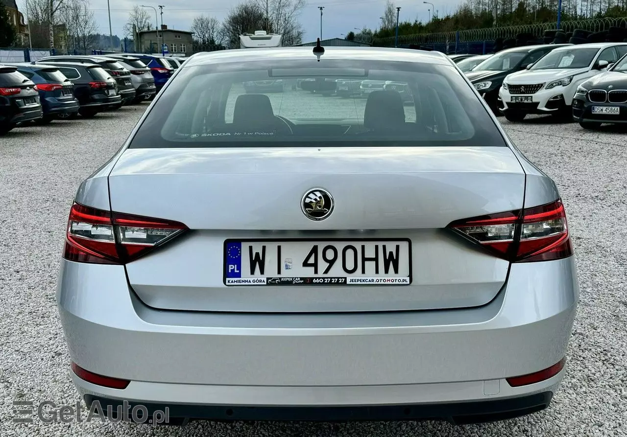 SKODA Superb 