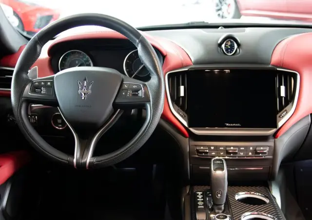 MASERATI Ghibli S Q4 Modena