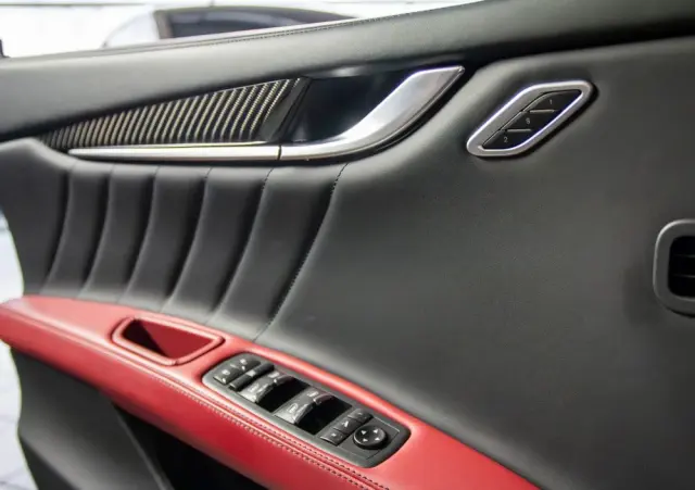 MASERATI Ghibli S Q4 Modena