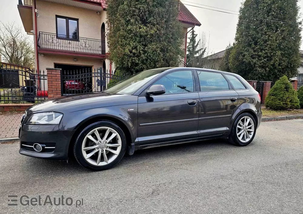 AUDI A3 2.0 TDI Sportback DPF S line Sportpaket (plus)