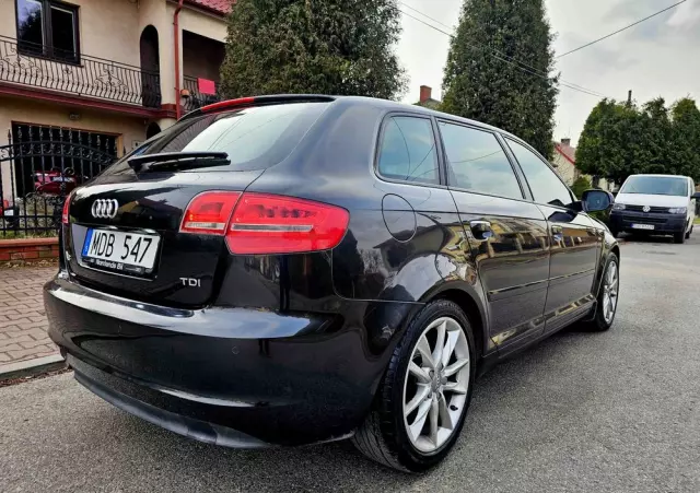 AUDI A3 2.0 TDI Sportback DPF S line Sportpaket (plus)