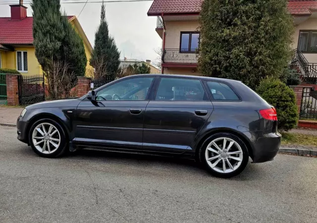 AUDI A3 2.0 TDI Sportback DPF S line Sportpaket (plus)